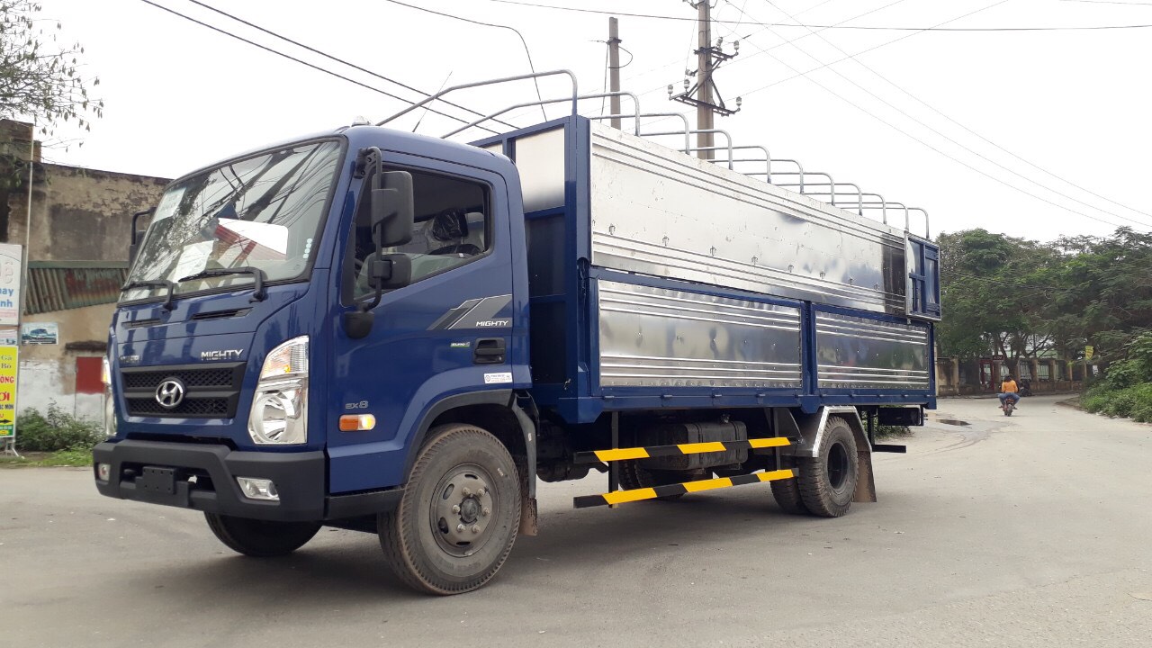 Xe tải Huyndai - Công Ty TNHH Sản Xuất Thương Mại Xuất Nhập Khẩu Đông Tây